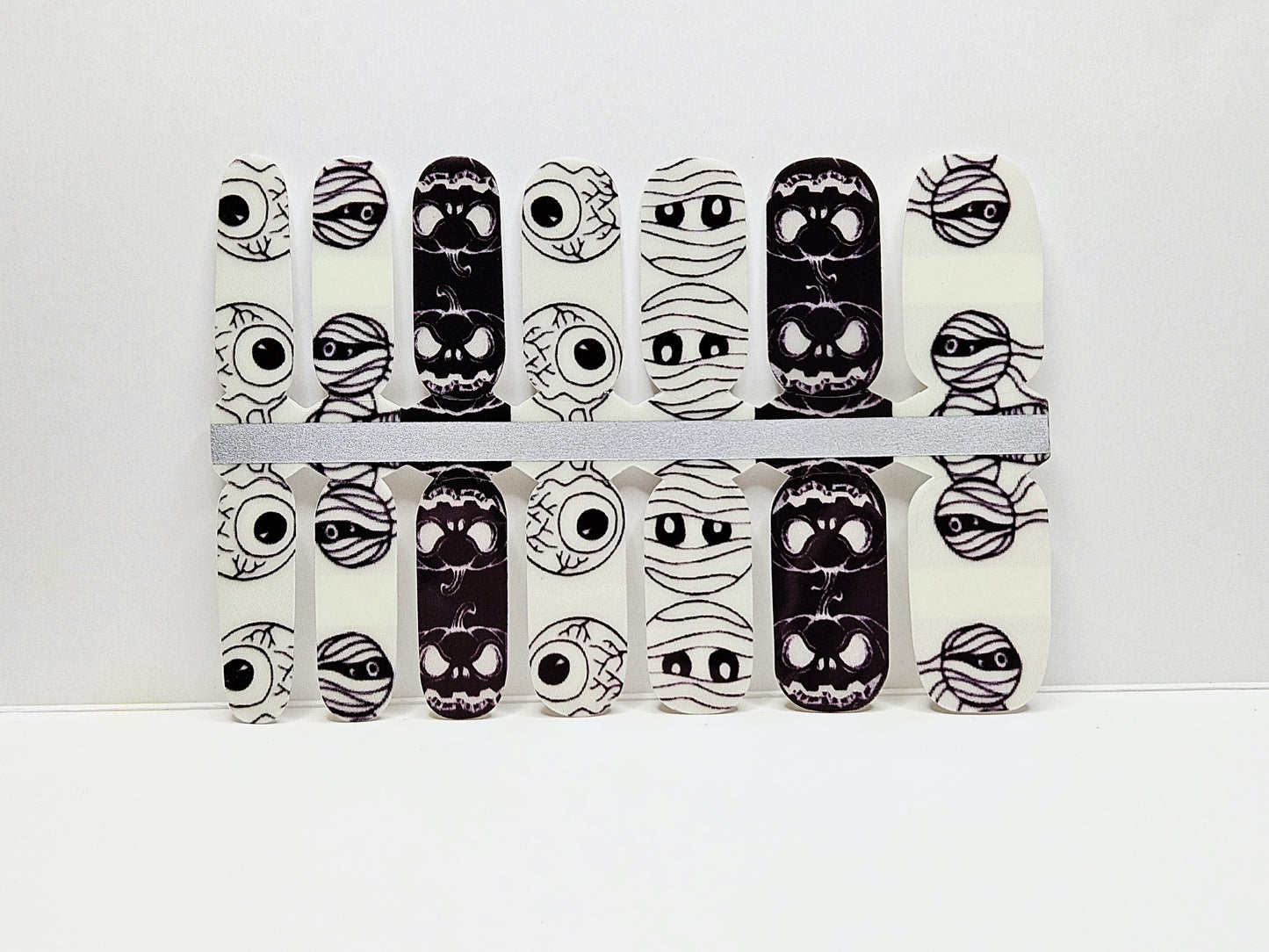 Mummy and Friend - Glow in the Dark - Halloween - Handmade Press on Nails