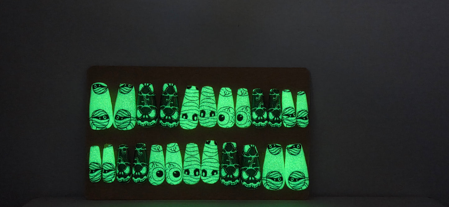 Mummy and Friend - Glow in the Dark - Halloween - Handmade Press on Nails